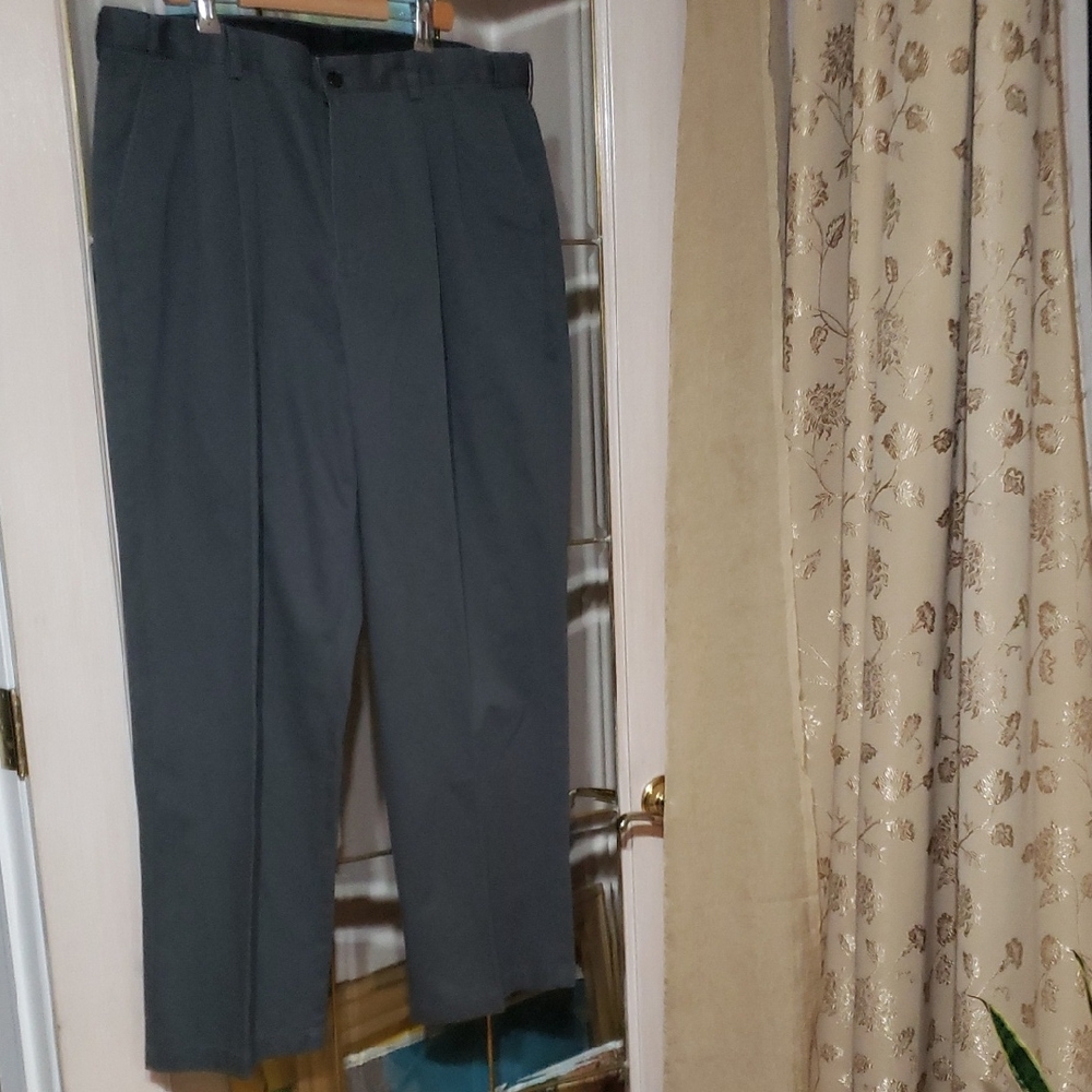 L.L. Bean Pants Mens 38 x 30 Slacks Chino Green Business Straight Fit Comfort